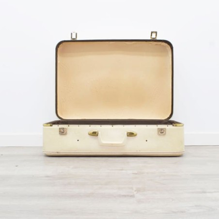 Maleta beige de viaje