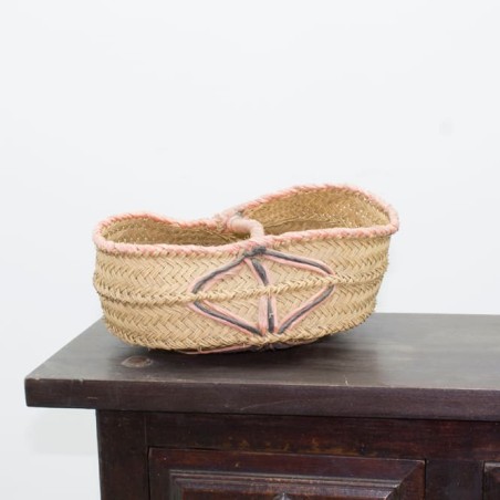 Cesta de mimbre con detalles