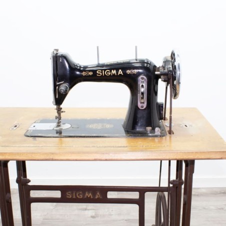 Maquina de coser con mesa Sigma