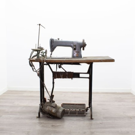 Maquina de coser Singer con pedal