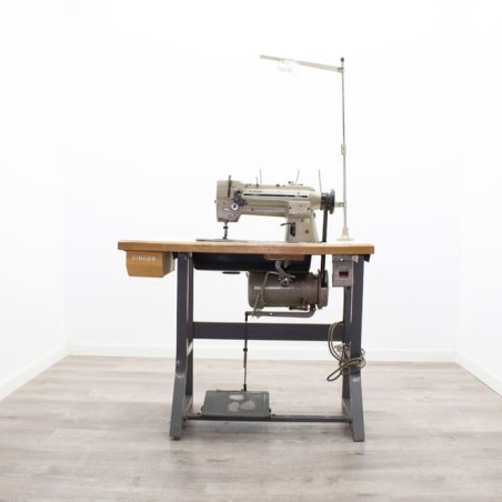 Maquina de coser con pedal clásica