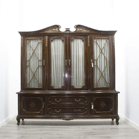 Armario clásico en madera