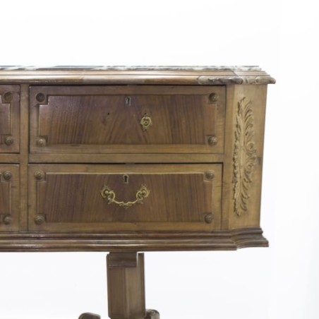 Consola clásica en madera