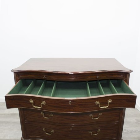 Cómoda clásica en madera