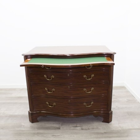 Cómoda clásica en madera