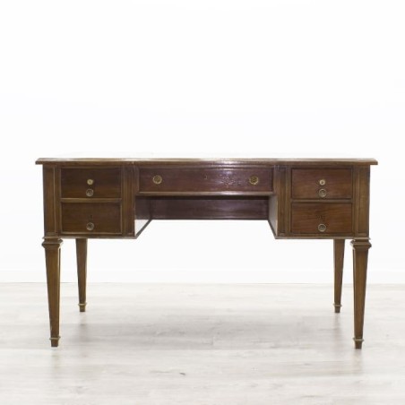 Mesa de dirección clásica en madera