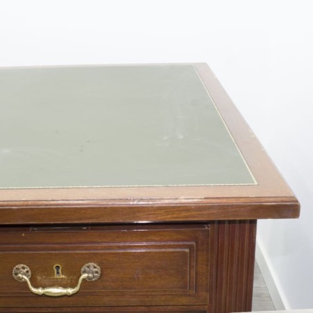 Mesa de dirección clásica con 7 cajones