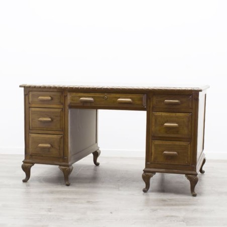 Mesa de dirección con patas chippendale