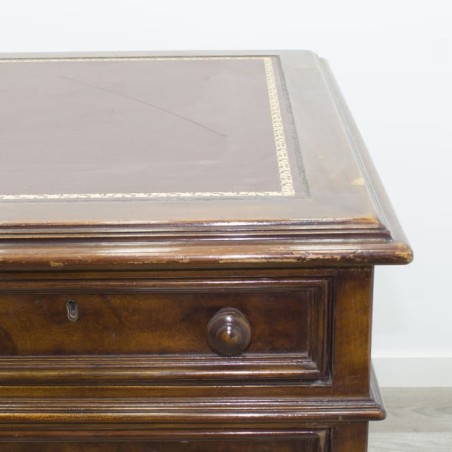 Mesa de estilo con 9 cajones