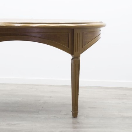 Mesa ovalada de madera roble