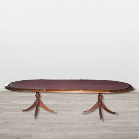 Mesa ovalada de reunión en madera