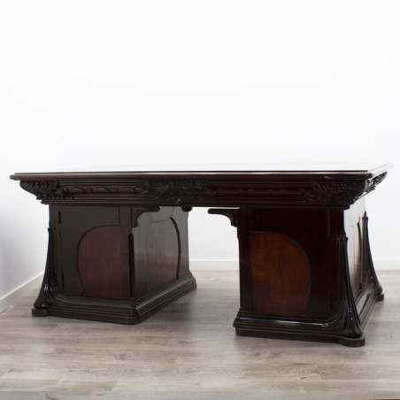 Mesa de dirección clásica en madera