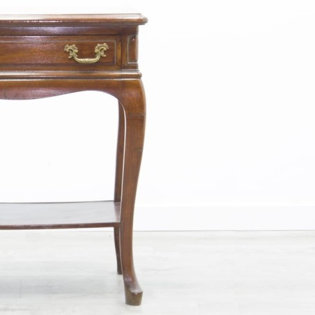 Mesita auxiliar con pata chippendale