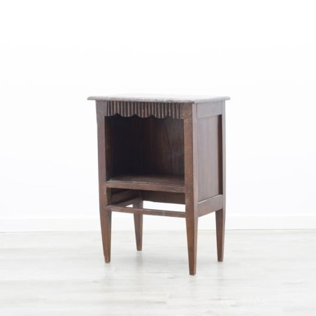 Mesita de madera diáfana acabado nogal