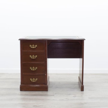 Escritorio pequeño con buck pedestal