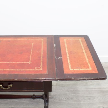 Mesa de madera auxiliar con alas abatibles