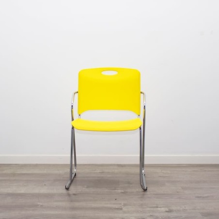 Silla en polipropileno sin brazos (varios colores)