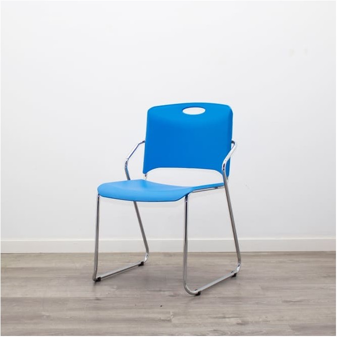 Silla en polipropileno sin brazos (varios colores)