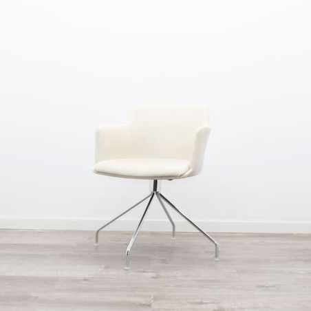 Silla de espera giratoria en piel beige