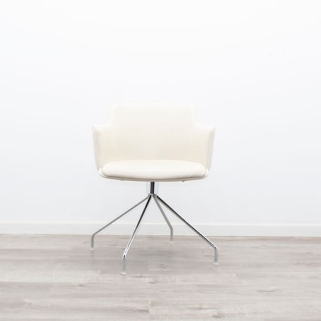 Silla de espera giratoria en piel beige