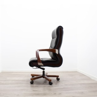 Sillón de dirección en napel negro sistema sincro