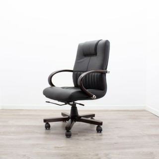 Sillón de dirección en napel negro con brazos