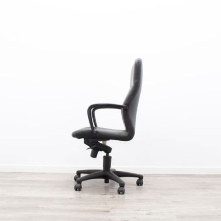 Silla de dirección en piel negra