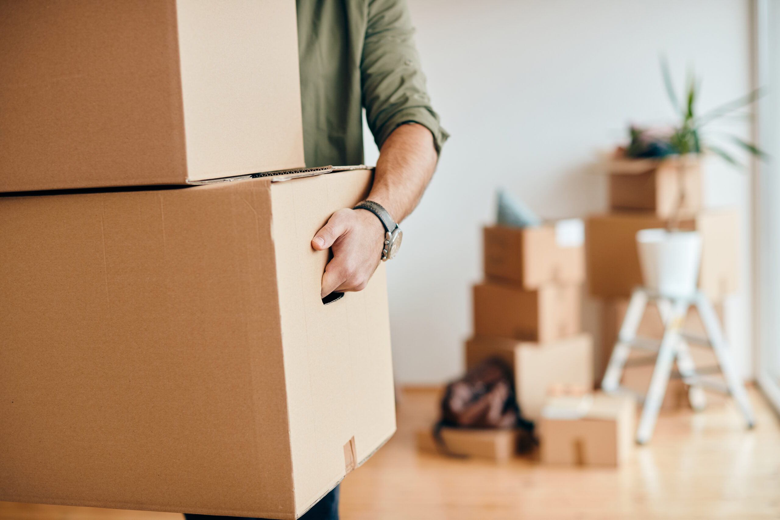 Cómo planificar una mudanza de oficina exitosa: Muebles, diseño y logística