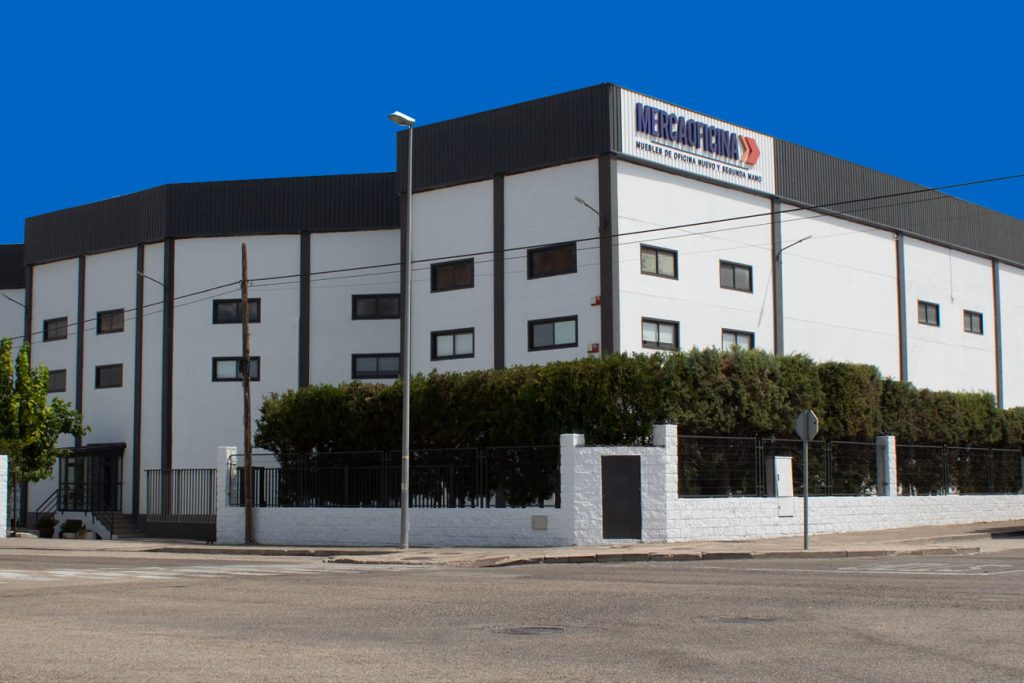 Alquiler y compra de mobiliario de oficina en Mercaoficina